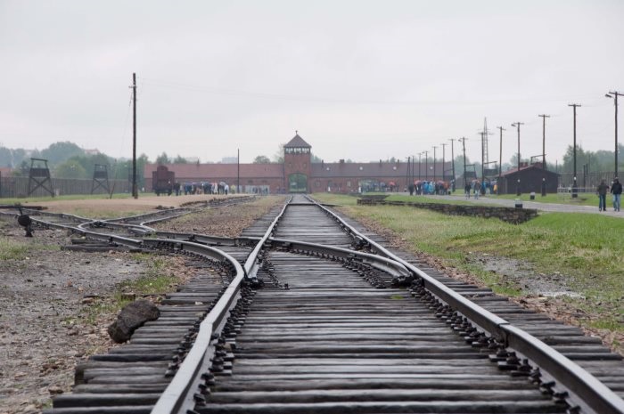 Scalo ferroviario e porta d`ingresso dell`ex campo di Auschwitz II – Birkenau