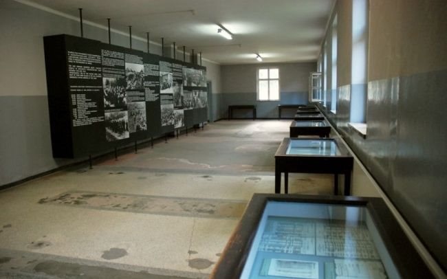 Auschwitz: interno del blocco 4