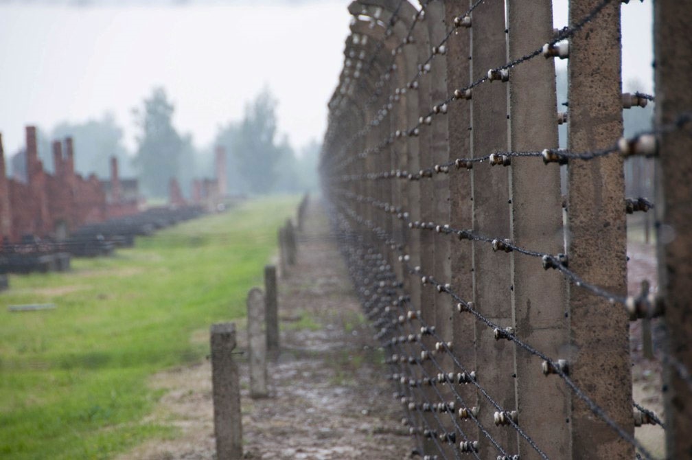 KL Auschwitz II – Birkenau frammento della recinzione del campo